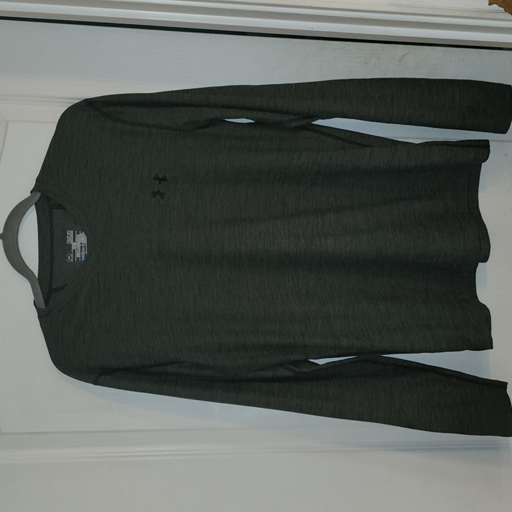 Under Armor Men's MD Gray Cold Gear Fitted